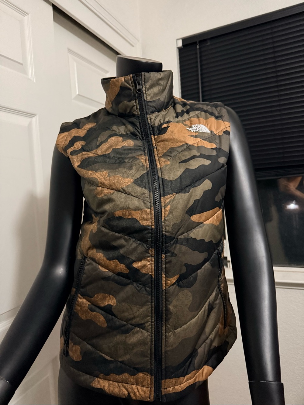 The North Face Women's Camo Quilted Vest - Olive & Brown
